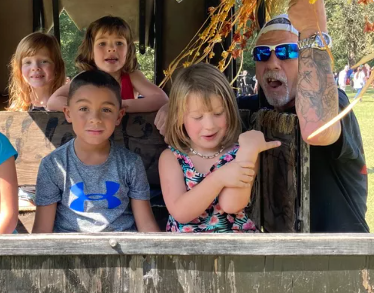 IATSE478's tweet photo. #IATSE members, we have a union family in need. 

Keith Fank was recently diagnosed with prostate cancer which has already begun to spread. 

Please consider donating to help out a fellow member and his family during this difficult time. Thank you! 
 
https://t.co/yVSUIk9KbK https://t.co/9Gc3tKwP88