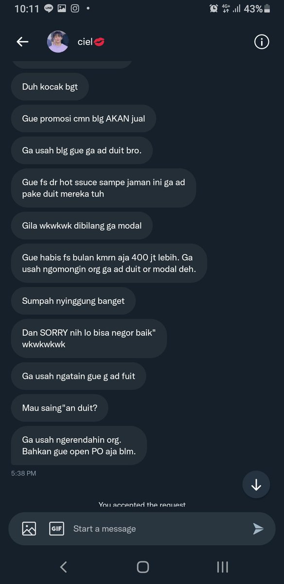swoopybae4's tweet photo. @zeusungchan tai kucing https://t.co/UFygP924qj