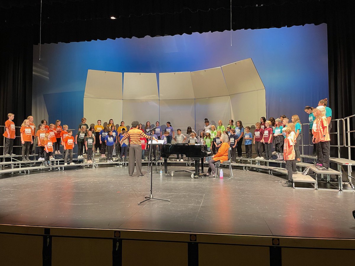 Shoutout to these three amazing students for participating in the district Elementary Choral Festival! They joined other students from across SVVSD to share their vocal talents and sang songs in three different languages! #stvrainstorm