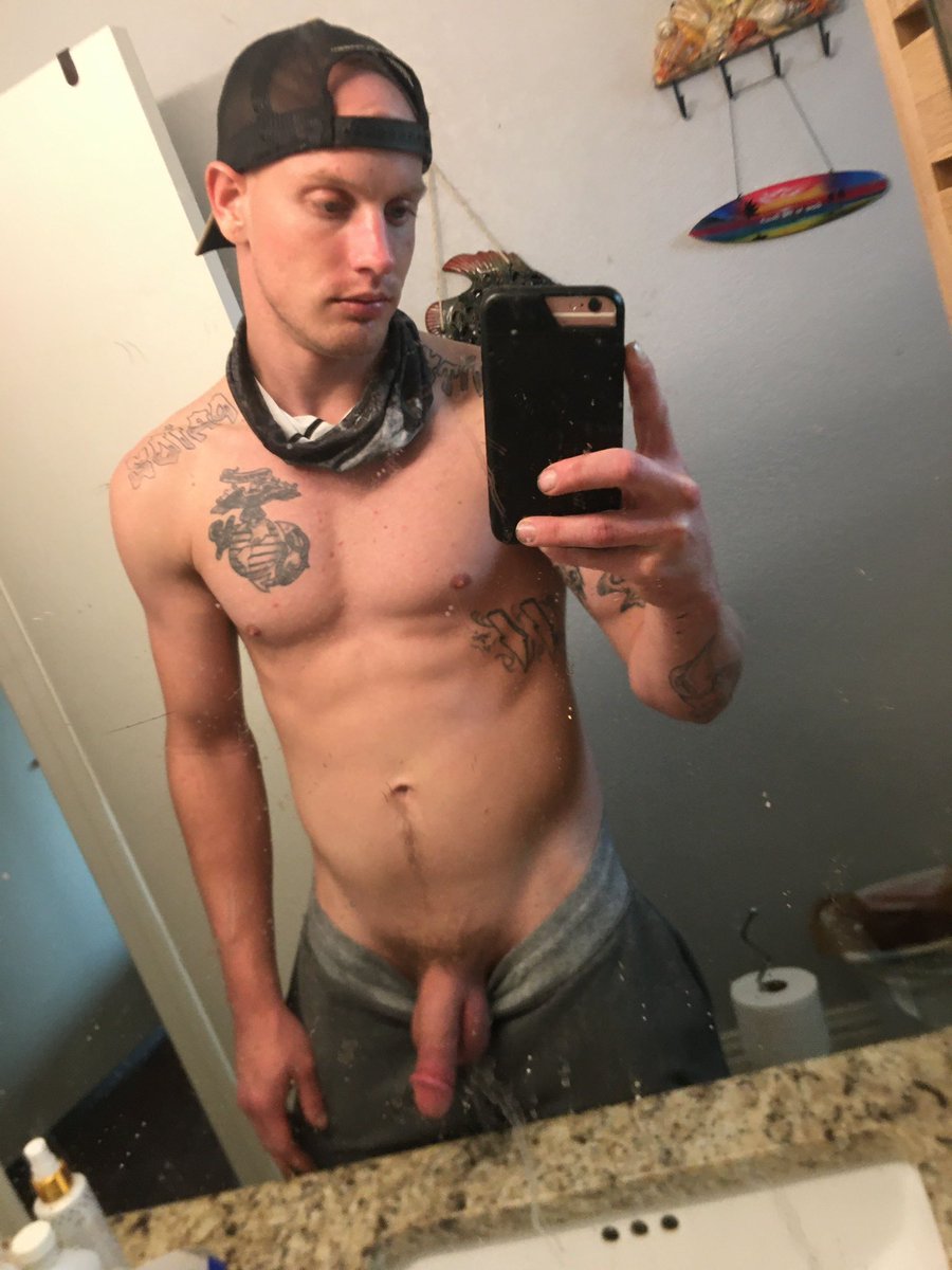 MatixJason's tweet photo. Why not?
 #DaddyBoss #stud #flexing #party https://t.co/yQAfmwRdEc