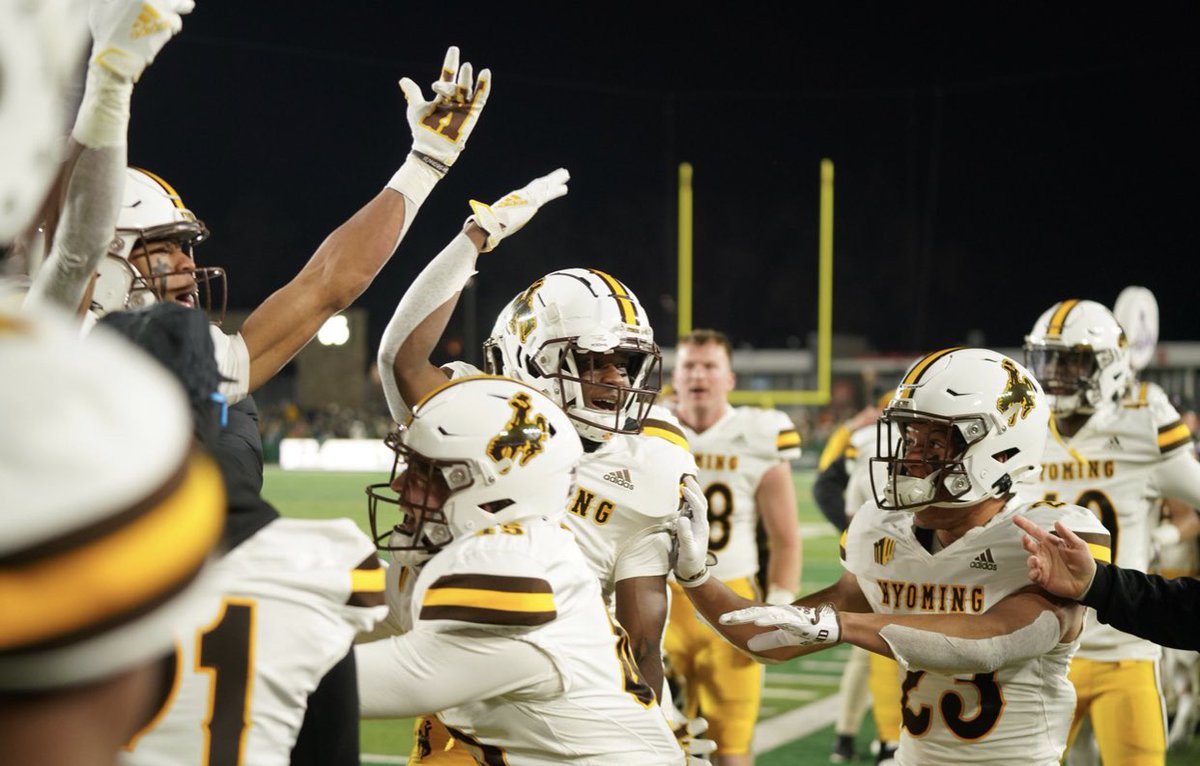 alexbrownn_9's tweet photo. Party at the War Saturday @5 #PackTheWar https://t.co/Xnh6V7ZLP0
