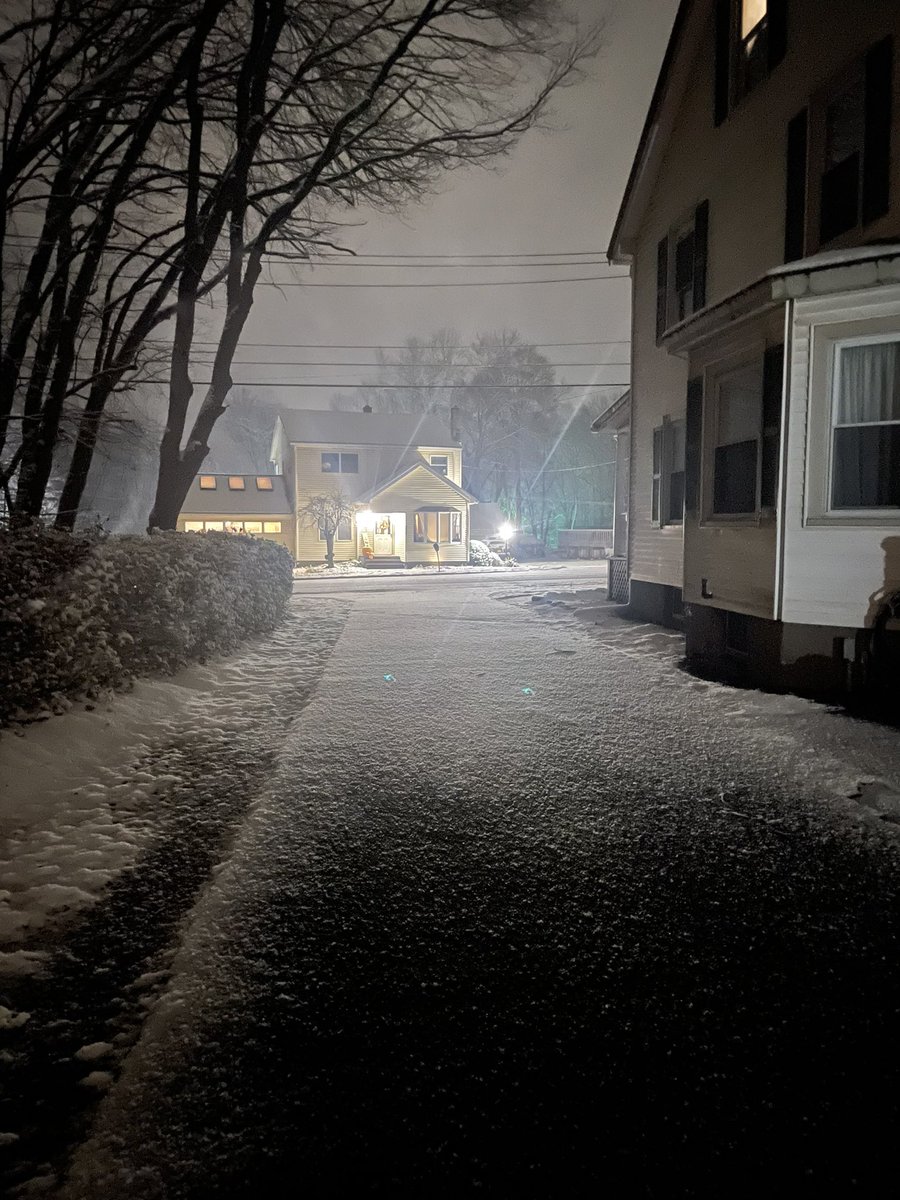 pe_gage's tweet photo. @BenNollWeather Bullville NY currently, 10:10pm https://t.co/EEzoqumrwI