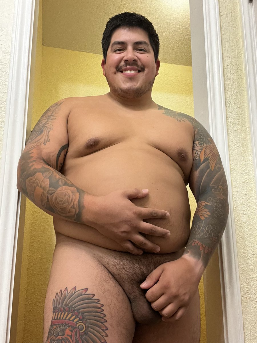 big_tex052's tweet photo. Happy tummy Tuesday! Retweet if you are rubbing belly’s with me😏😈 https://t.co/WXaENEiXBa