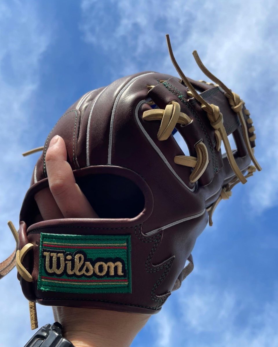 BaseballShopCV's tweet photo. #WILSON Infielder’s Glove.

For sale.

#wilsonbaseball #wilsonbaseballglove 
#baseball #baseballglove #baseballgloves #infield #infielder #infielders #baseballlife #baseballgame #baseballgames #baseballislife #baseballlove #baseballseason #baseballseasonishere #baseballlifestyle https://t.co/EgJEX1szE1