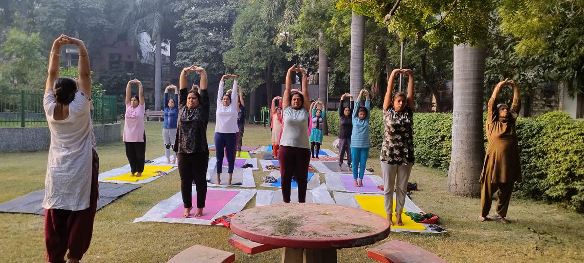 Dillikiyogshala's tweet photo. "दिल्ली की योगशाला"- पीतमपुरा, दिल्ली।
#DilliKiYogshala
#दिल्लीकीयोगशाला 
#Yoga https://t.co/DHCZ6E3pof