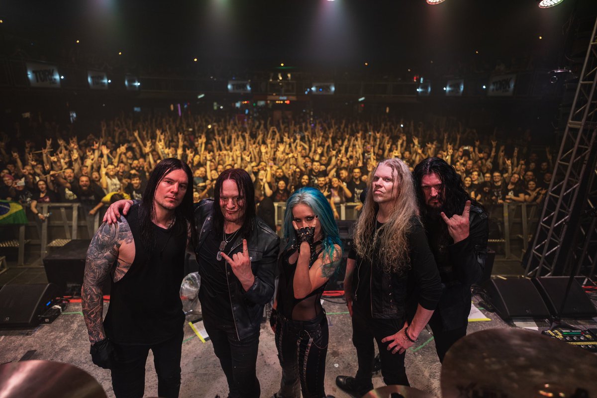 archenemymetal's tweet photo. Curitiba detonou essa noite! Quem nós vamos ver amanhã em Porto Alegre?🤘 🇧🇷🔥 

#archenemy #behemoth #curitiba #brazil #brasil #latinamericantour #portoalegre https://t.co/gxPg9xoKYD