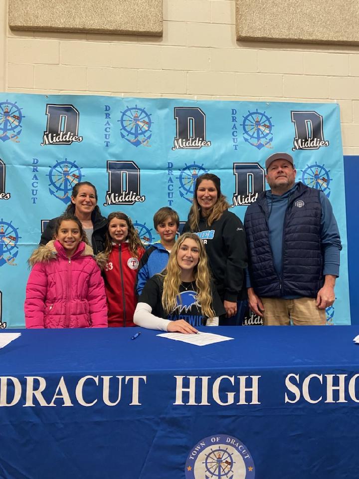 Dracut Lady Middies tweet media