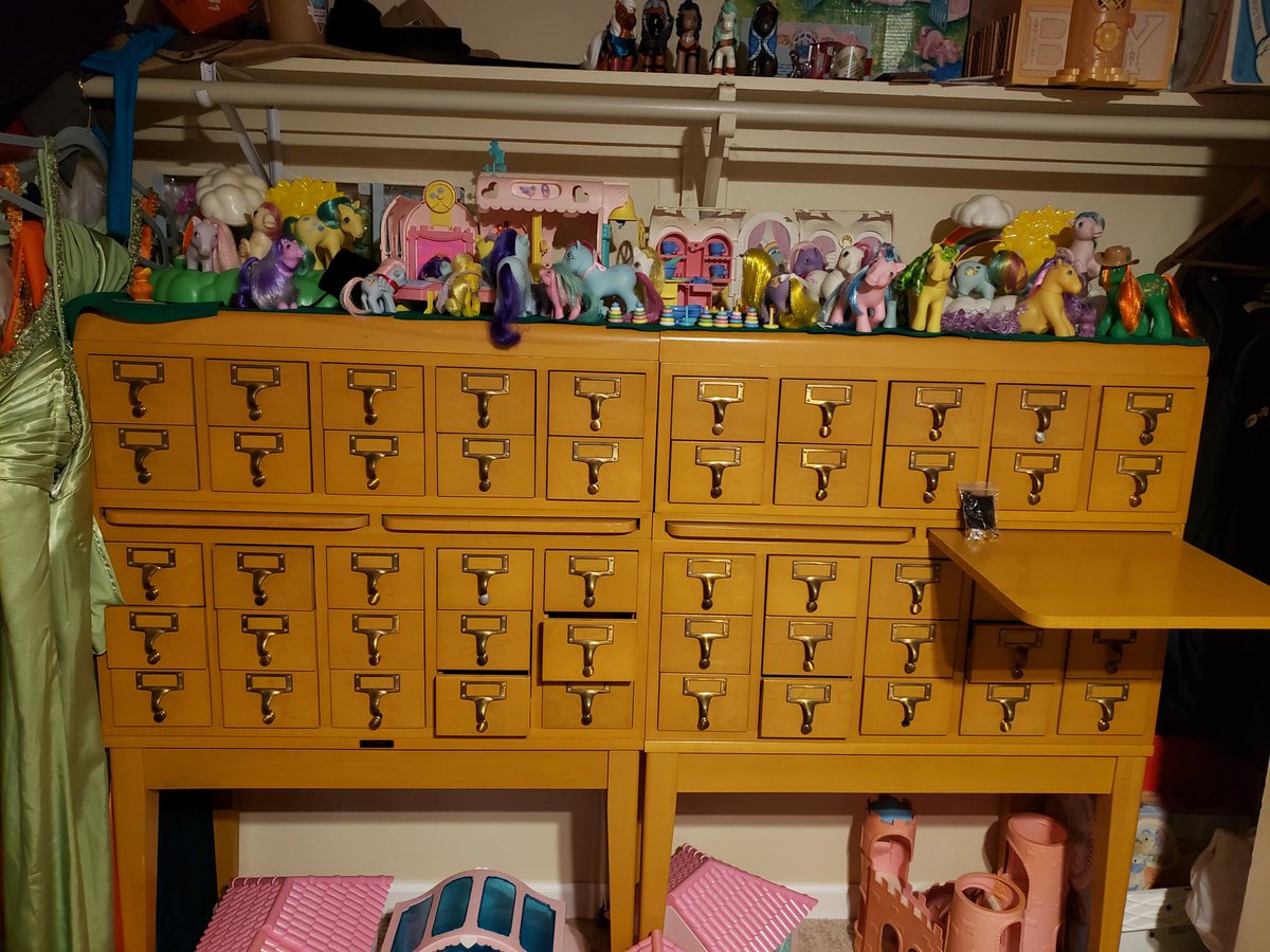 seananmcguire's tweet photo. For the unfamiliar, these are the Twins. Will and Rowan. Aka, "my dice storage system." https://t.co/sLpBlz9dcX