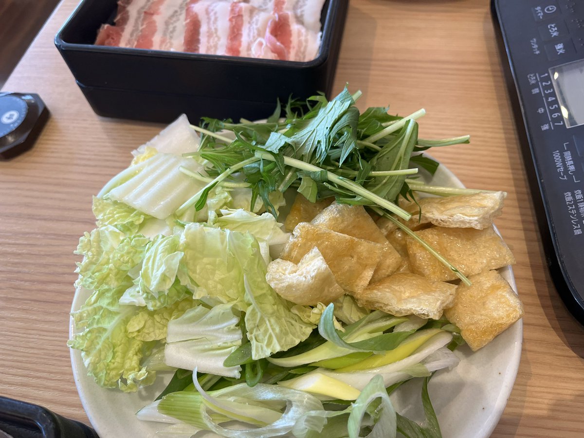 sh11821182's tweet image. 今日は、妻の買い物付き合い^_^
連日のプログラミングで、目が死んでる、、
ちょっと休憩がてら妻とデートしてきます^_^

TwitterのIT業界の先輩方から休憩も大事と言われましたので、ゆっくりしてきます^_^！
#Rubyエンジニア
#妻とデート