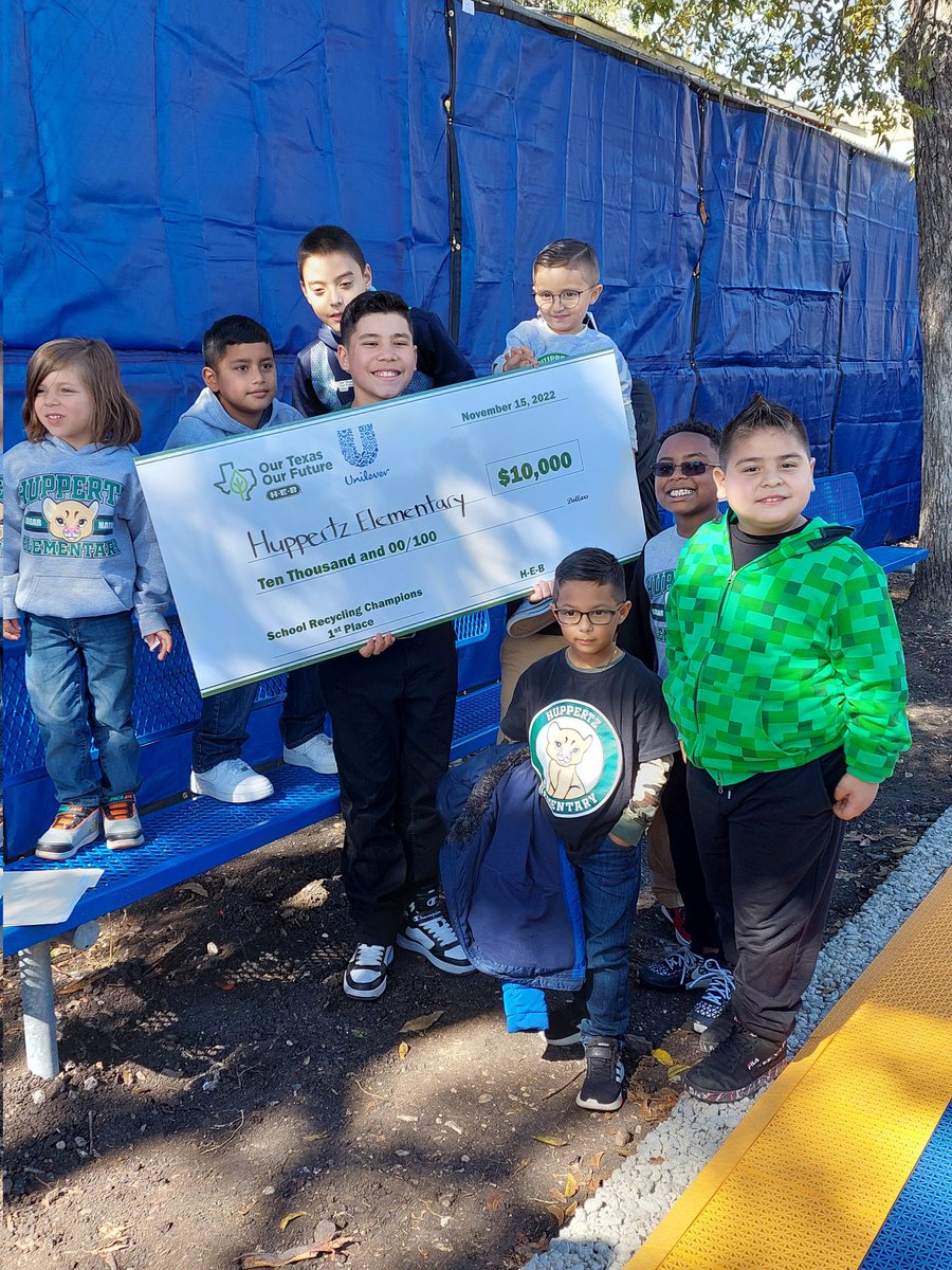 We WON the grand prize while making the world a better place! Families, staff & community businesses united to recycle & reduce waste. Thank you @HEB @Unilever @SAISDFoundation @DrJaimeAquino @SAISD_FSSS @SAISD_AVID @TexasIB #NationalRecyclingDay
