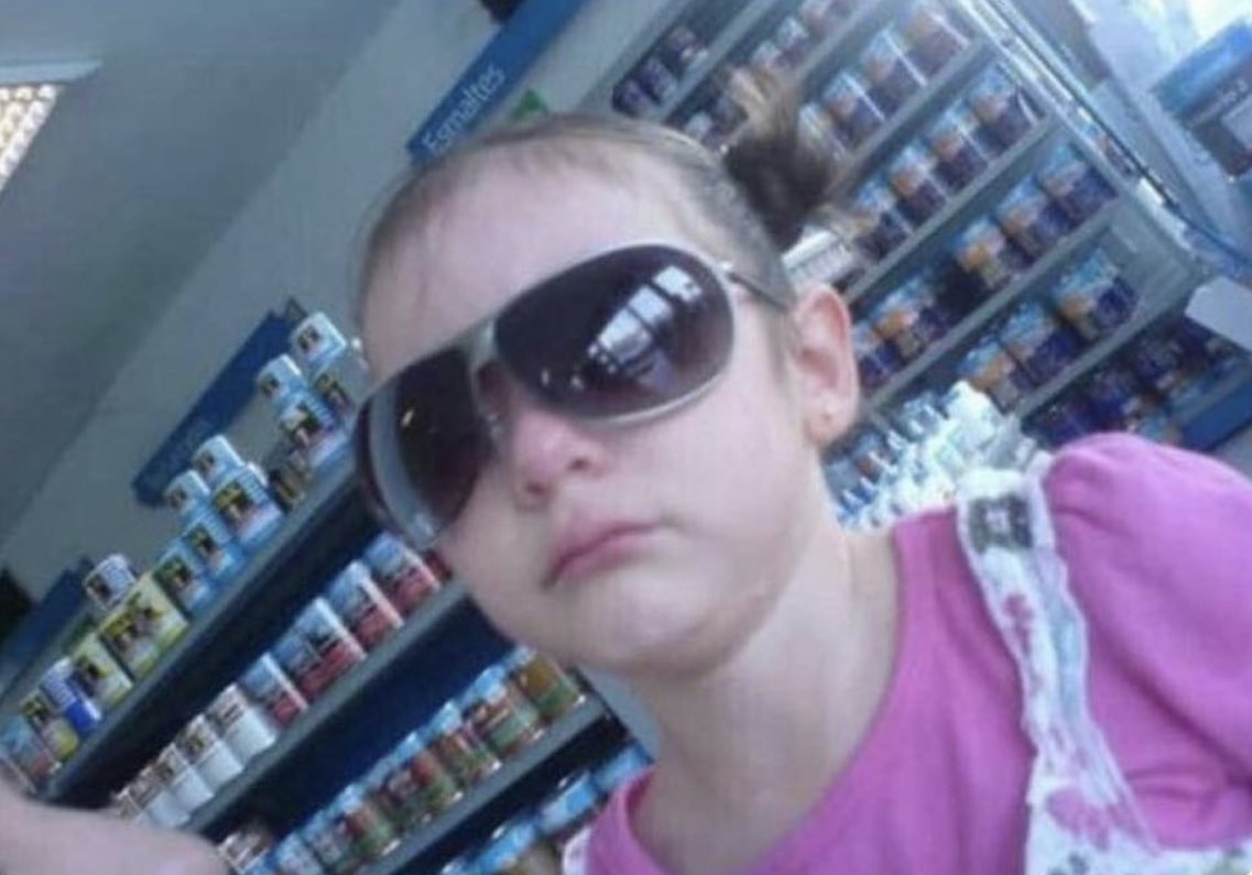 eu na tpm me segurando pra não chorar depois de alguém ter dito que eu tô mt chata