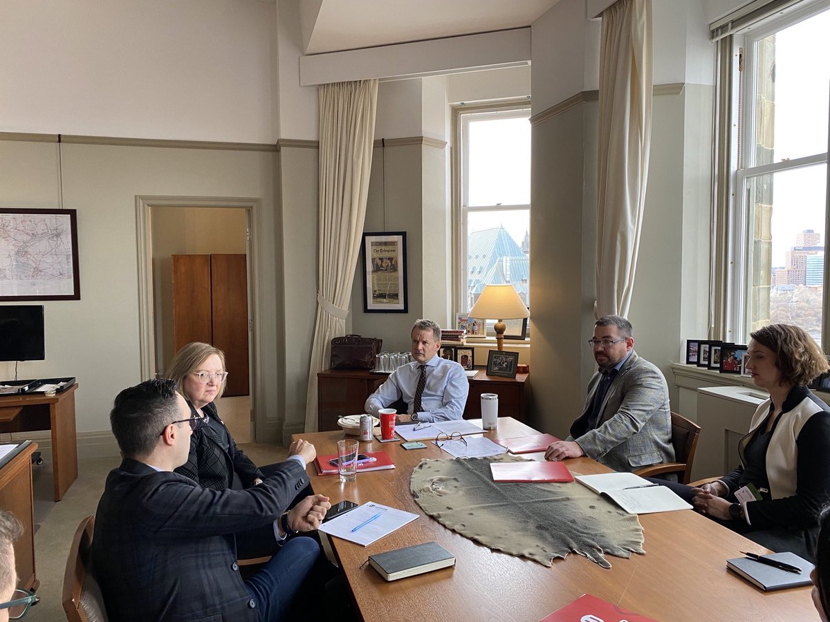 Merci <a href="/SeamusORegan/">Seamus O'Regan Jr</a> d’avoir pris le temps de nous rencontrer pour discuter de l’importance d’avoir une loi anti briseurs de grève au fédéral, de transition juste et d’assurance emploi. #canlab #cdnpoli #unifor