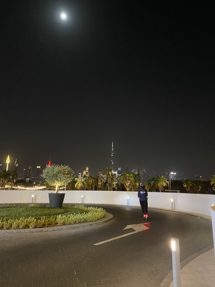 privleeknow's tweet photo. 🌃🌚 https://t.co/GuQ7AMseUz