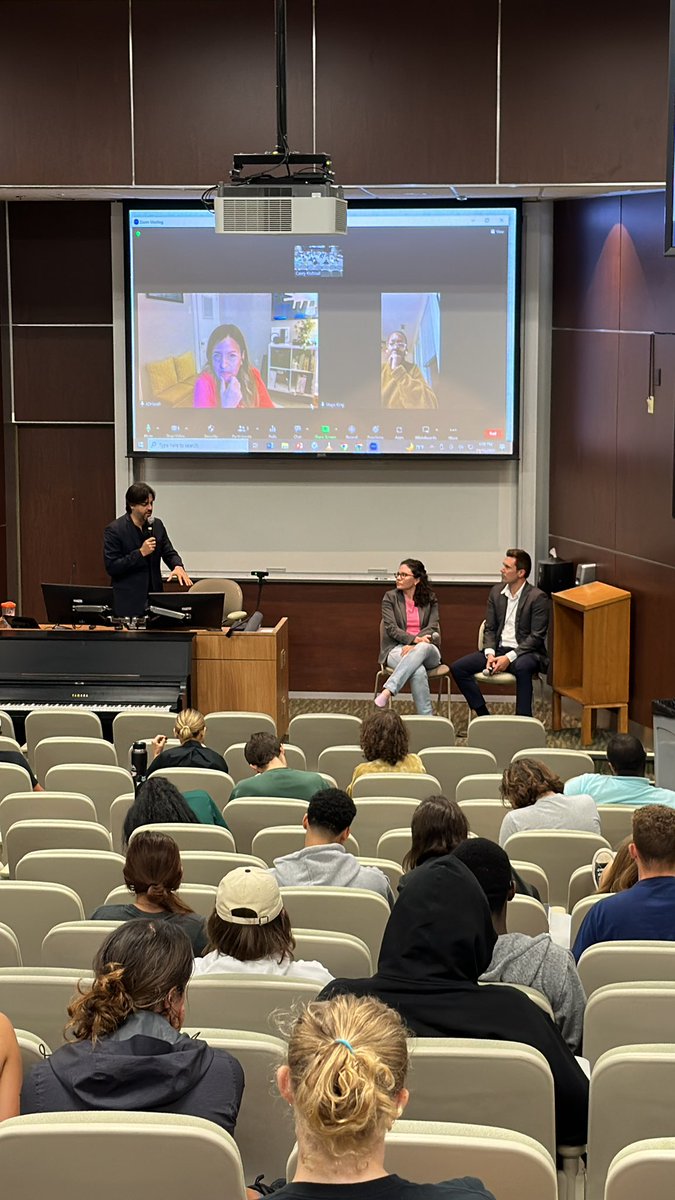 #UMElectionCourse pleased to host post-election analysis panel w/ <a href="/DriscollAmy/">Amy Driscoll</a> <a href="/mayaaking/">Maya King</a> <a href="/PatriciaMazzei/">Patricia Mazzei</a> <a href="/PhilPrazan/">Phil Prazan</a> cc: @ScienceUmiami <a href="/UMCAS/">UM Arts&Sciences</a> <a href="/AmandiOnAir/">Fernand R. Amandi</a>