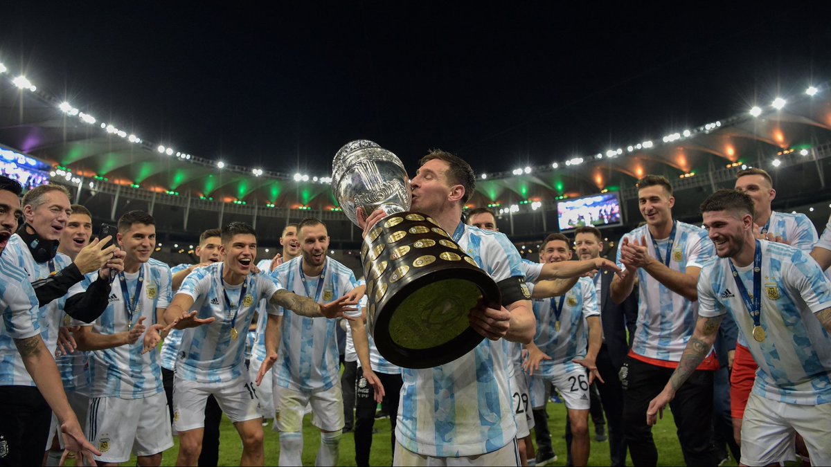 Puntaje_Ideal's tweet photo. 🧵 [HILO] | 10 GRANDES RELATOS DE GOLES DE LA SELECCIÓN ARGENTINA EN EL SIGLO XXI

En vísperas de la Copa del Mundo, les traemos diez grandes relatos de goles de Argentina 🇦🇷 en este siglo.

Ordenados de manera cronológica, comenzamos con este hilo... https://t.co/ZY56cKojgm
