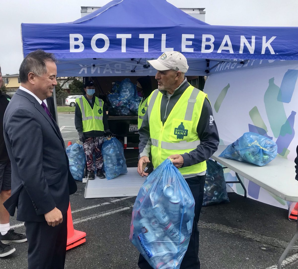 PhilTing's tweet photo. Happy #NationalRecyclingDay! Glad to see my bills boosting efforts to reduce plastic waste: 

♻️#AB793: Requires plastic CRV bottles to contain 15% recycled materials; grows to 50% by 2030
♻️#AB54: Allows mobile recycling pilot programs. San Francisco’s is called the BottleBank https://t.co/kwKgsGKZa5