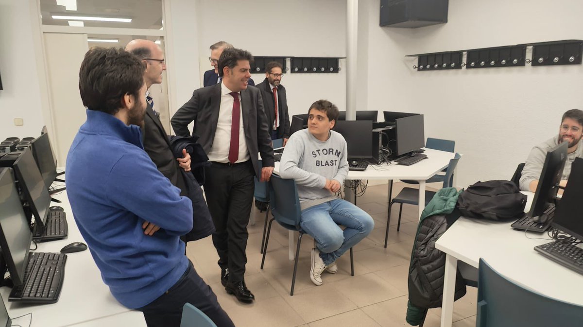 firoba's tweet photo. Visita a la Universidad Villanueva @Univ_Villanueva de joven andadura pero con una potente oferta de grados y postgrados. #gracias por recibirnos a @ricardodiazmar3 y a mi 👍
#UnInMadrid
#MadridEsUniversidad https://t.co/ECbusSTsh4