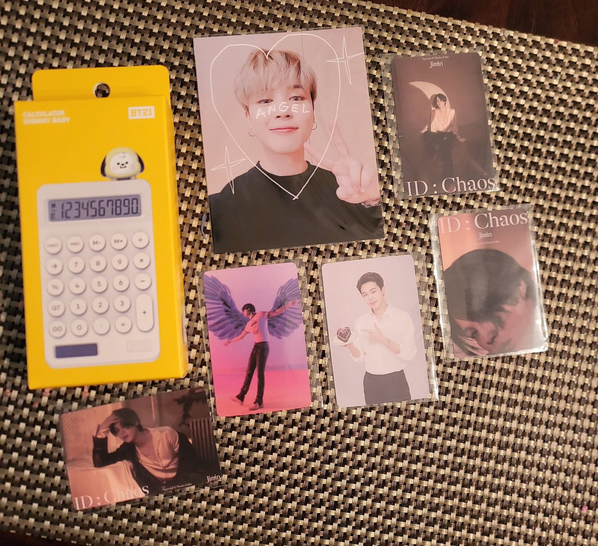 Angelina_BTS_V's tweet photo. Jimin GA
72 hours before winner is selected!
Rules:
-mbf
-rt &amp; lk pt
-tag a friend 
-comment your fav pic of Jimin 
Good Luck everyone! https://t.co/Y7qcBDJPYi