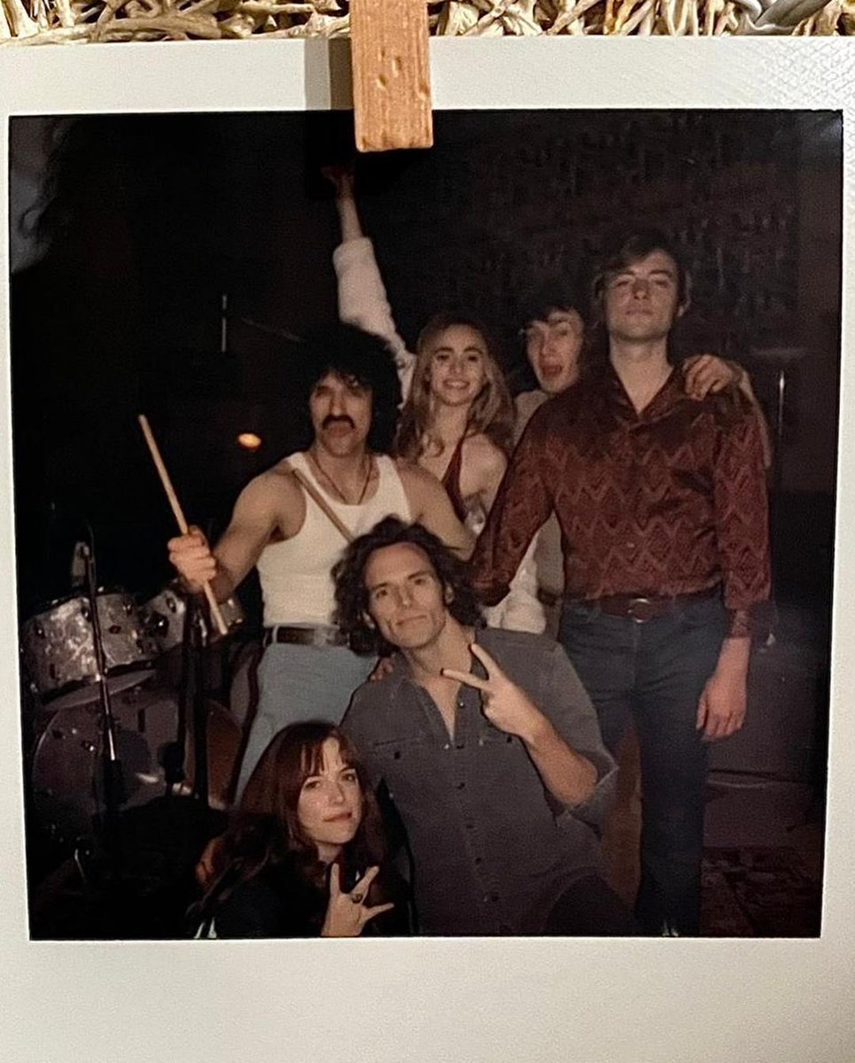 THESIXUPDATES's tweet photo. verified fan didn’t exist when they were touring that’s why they are my favorite band <3 https://t.co/ACl1q9Al5K