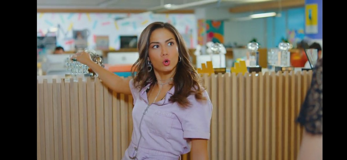 SDany89's tweet photo. "Avrei voglia di prendere questo e spaccargli la testa per avere la soddisfazione di scoprire qual è la rotella che non gira bene!!"

Sanem on fire 🤣🤣🤣

#DayDreamerRewatch #ErkenciKuş https://t.co/zxMP1OBnQ6