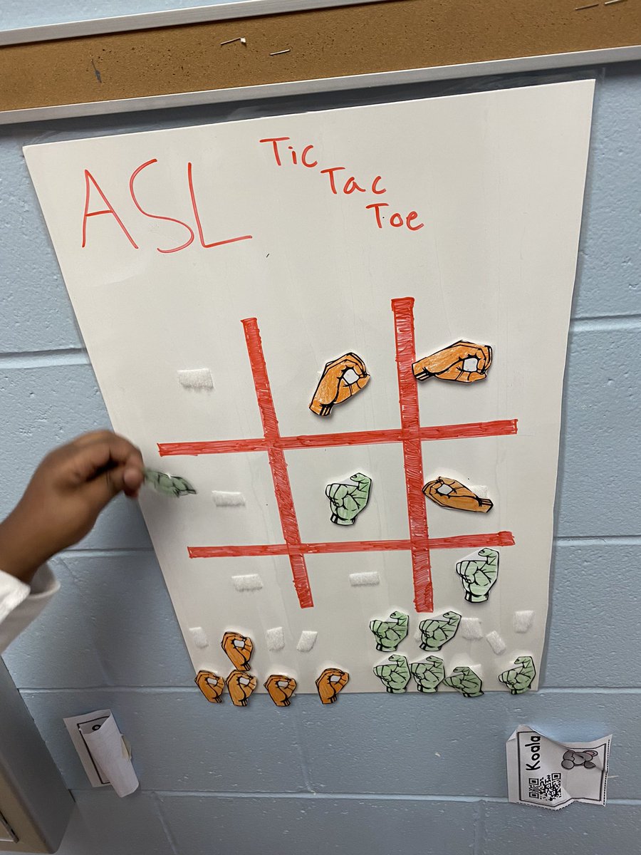 Had an awesome game of ASL Tic-Tac-Toe with one of our students @MichelleBasmagy @bfes_ltps @Andrea_ParaLife @ManningKadian @KFalangaGould #ASL