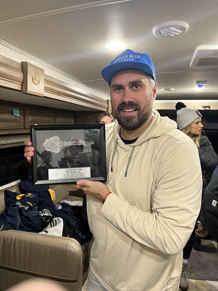BarstoolBigCat's tweet photo. Unbelievable. Toledo Forever #MACtion https://t.co/mQFAf8PdBP