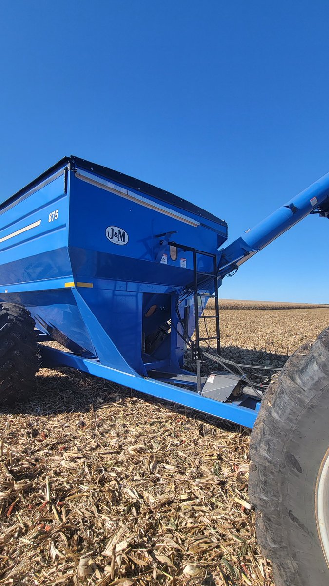 #agtwitter help me out!! #forsale J&amp;M 875 grain cart. Tarp, scale, new bottom auger. $29,500
NE SD
DM for more pics &amp; info
RT for a cold one🍻