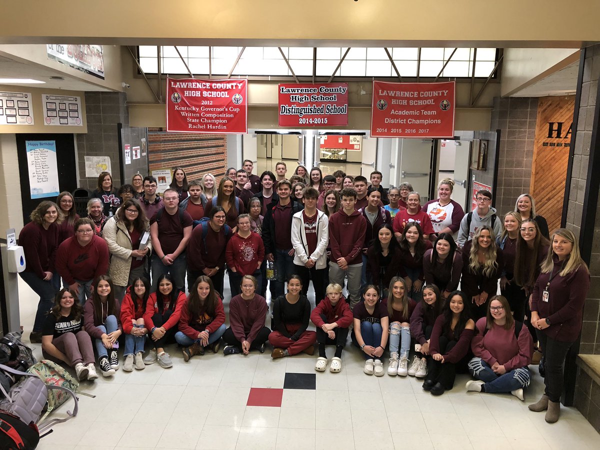 Myram82's tweet photo. LCHS students and faculty sending love and prayers to Magoffin Co. Today we traded out our red and black for maroon. ♥️ @All_in_LC https://t.co/wLCrS8rbA5
