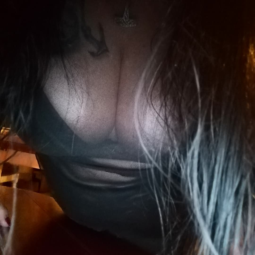Sachsenladyyyy's tweet photo. Sooo weiter geht's #PlayTogether Heute ist der Buchstabe "D" dran. Seid kreativ, viel Spaß und schönen Wochenteiler Euch allen 💋

#curvygirl #cutewoman #andersalsdieanderen #inkedandpierced #makeuplook #likeme #FolloMe #RETWEEETME #CurvyGirlsRock #ladystyle #nakedart #Decolte https://t.co/LWXoZxMaN3