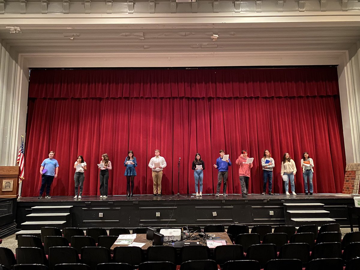 ShakespeareHMHS's tweet photo. Congratulations to ALL of our participants in the 9th Annual @HaddonfieldHS Shakespeare Competition!! Winners include:

🥇: Sophie L.
🥈: Ryan C. 
🥉: Max D. 
Honorable Mentions: Paige F. &amp; Ella F

Next stop — @ESU_US Princeton Shakespeare Competition in February!! @HaddonSchools https://t.co/XcpQS2RaWe