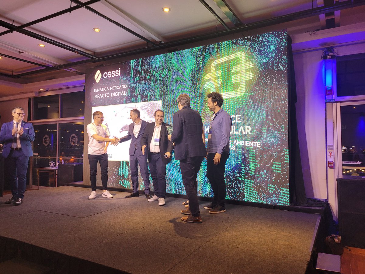 CessiArgenTIna's tweet photo. El ganador del #PremioSadosky2022 al Impacto Digital es @InterBrainCo. Felicitaciones por el premio! https://t.co/vDkwaHuATu
