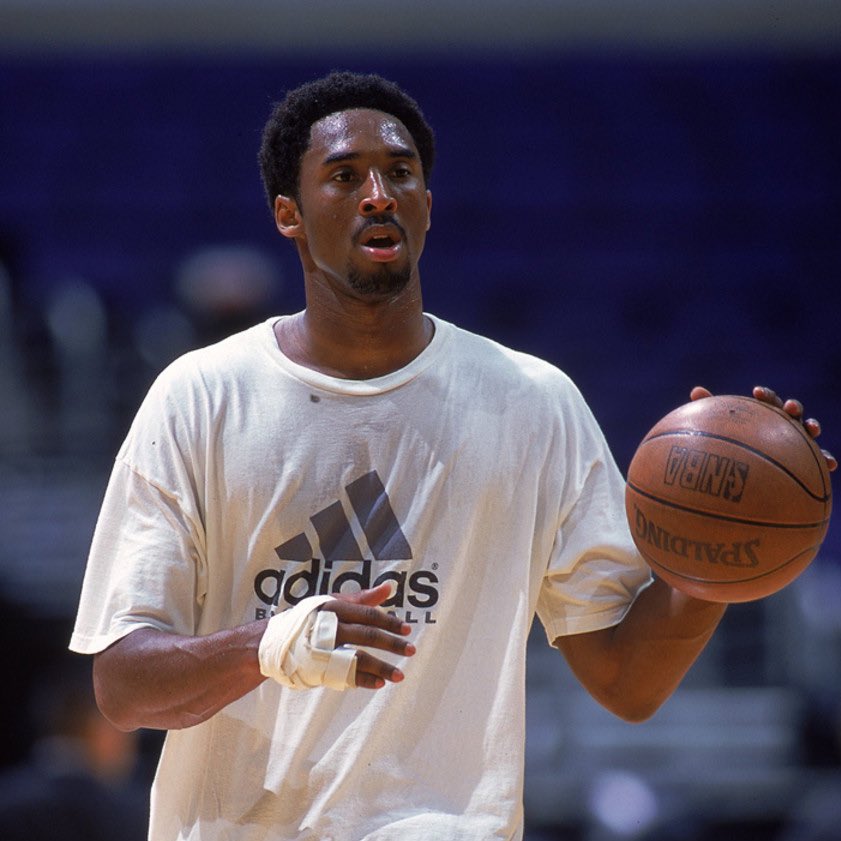 BallisPsych's tweet image. "I have nothing in common with lazy people who blame others for their lack of success.

Great things come from hard work and perseverance.

No excuses."

— Kobe Bryant