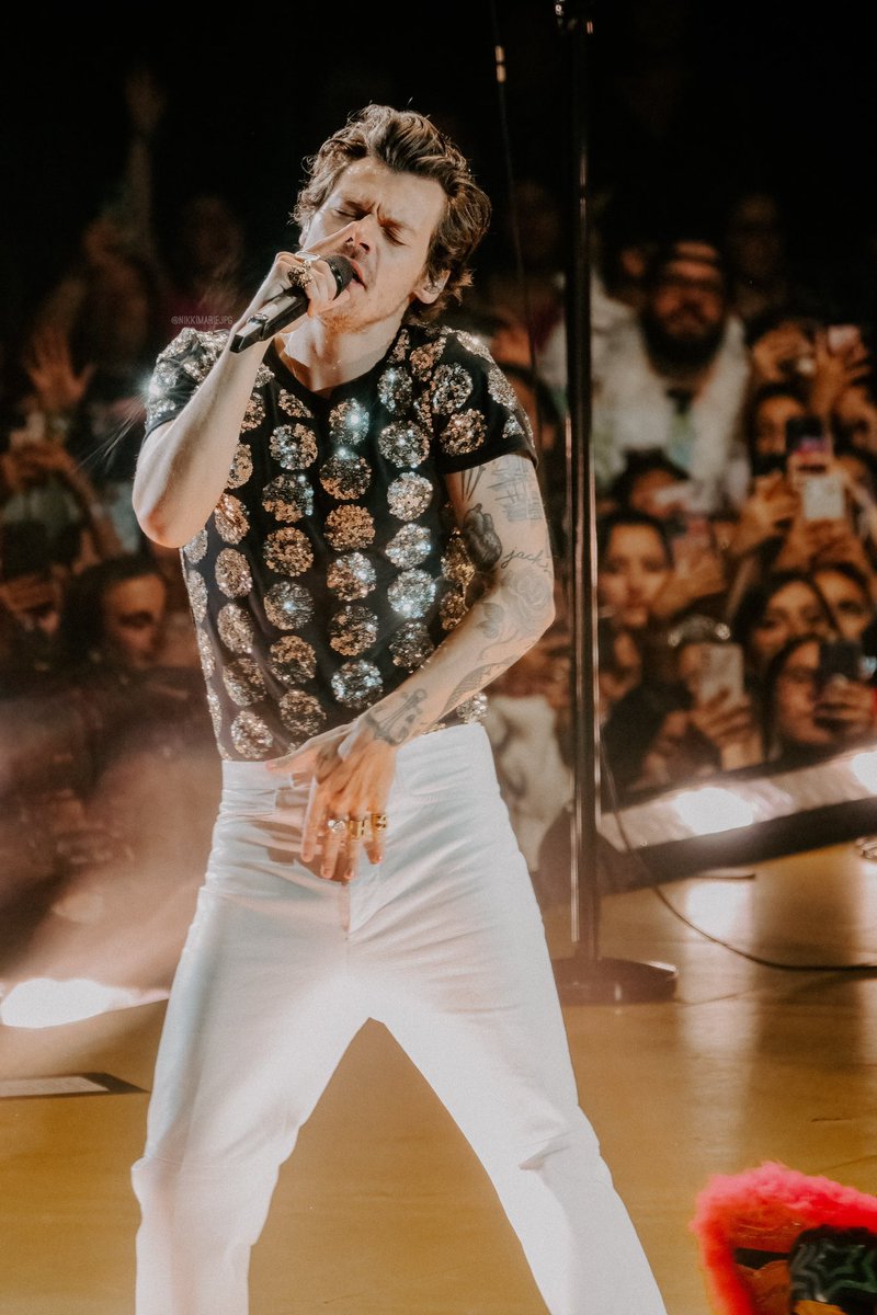 Team1DFrance's tweet photo. 📸| Harry au #LoveOnTourLA #Residency11 ! 

via @nikkimarieJPG https://t.co/yzU5hpSTWH