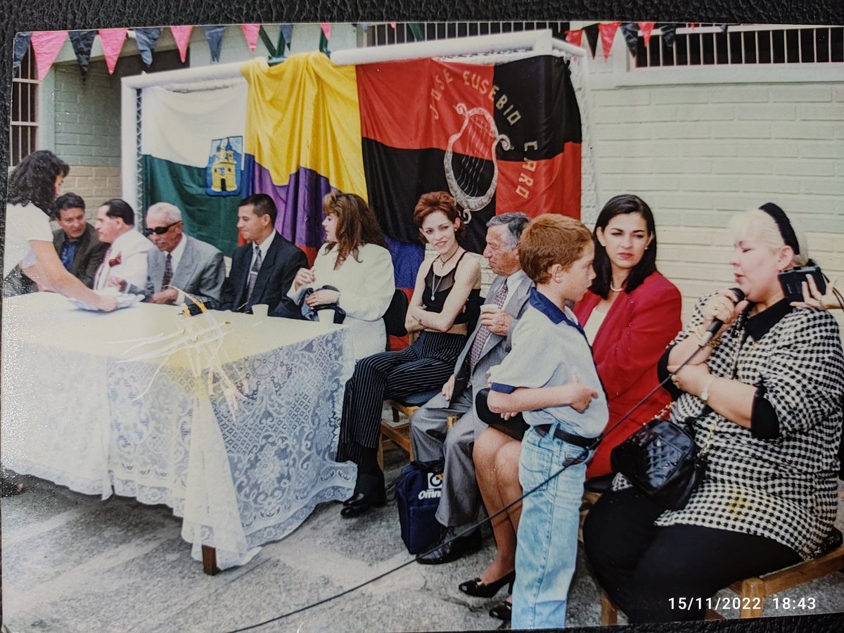 AndresG8903's tweet photo. Recuerdo año 97-98 Escuela José Eusebio Caro, barrio Aranjuez Medellín, con el elenco de @SabadosFelices con @PatriciaSilvaZ1 @1ALEXARESTREPO @cesarcorredor10, @gorditafabiola creo que te pregunté por tú comida preferida, si no estoy mal pastas🤣 https://t.co/65crAFRQts