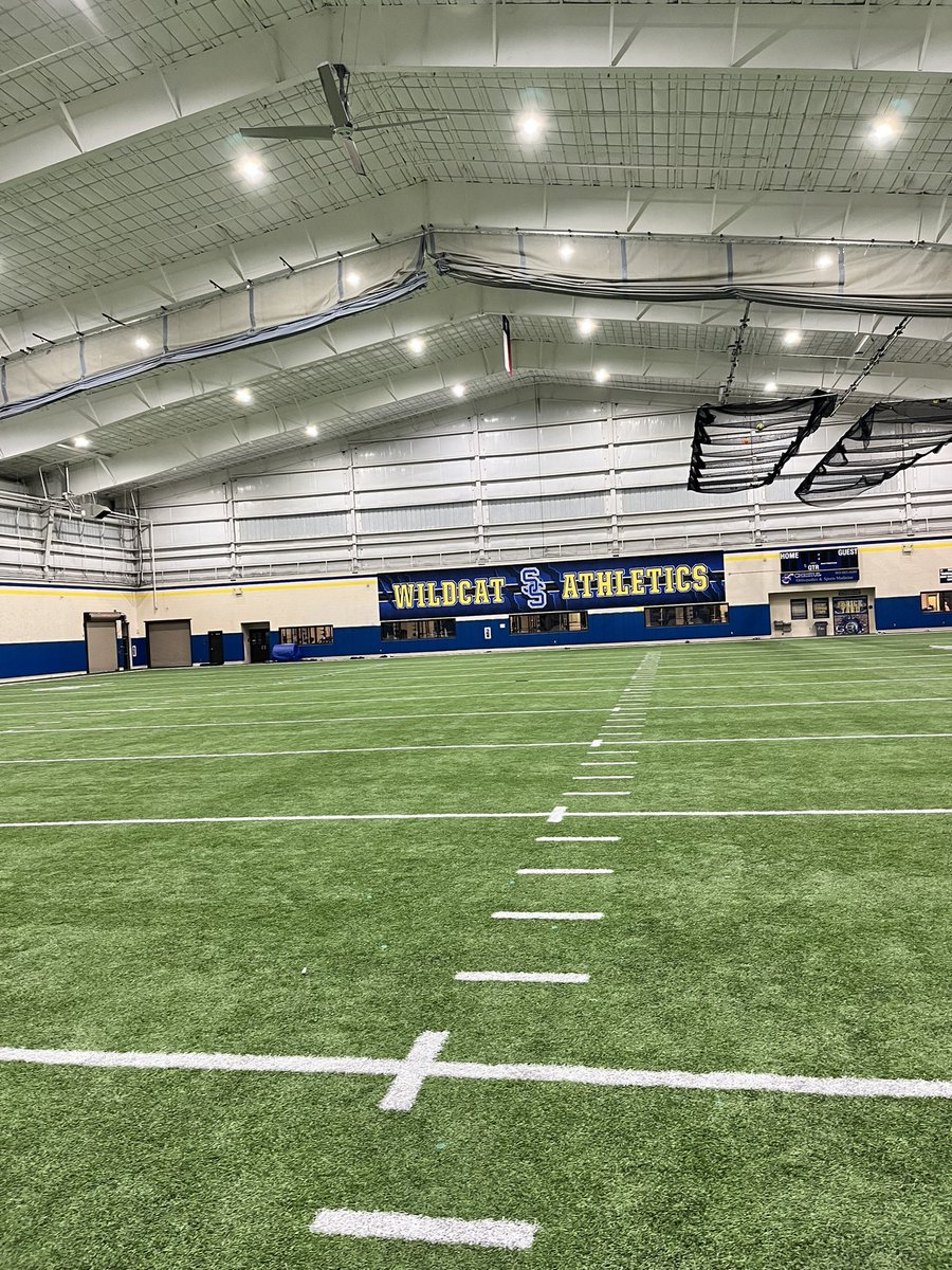 Extremely thankful for <a href="/Coachbfaircloth/">Coach Faircloth</a> and Sulphur Springs for opening up their indoor for us to get a practice in. First class facilities and people over here!