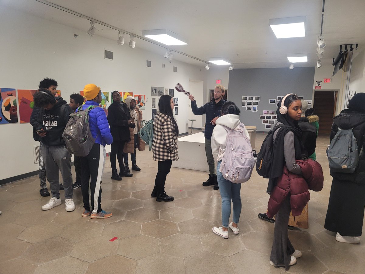 196Multilingual tweet media