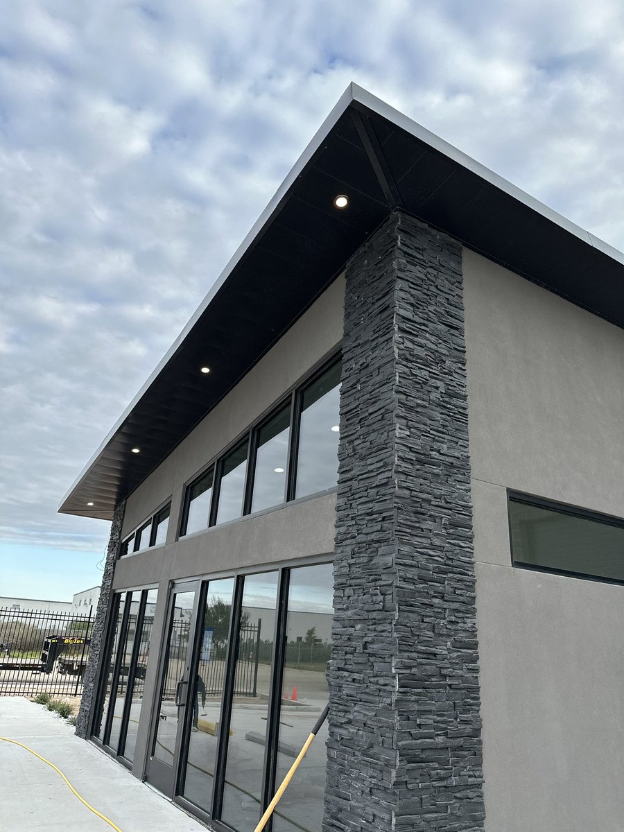 RGVTOURS's tweet photo. Our new Edinburg location is almost ready! #rgvtours #edinburgedc #goisgood https://t.co/rPGobu4yXX
