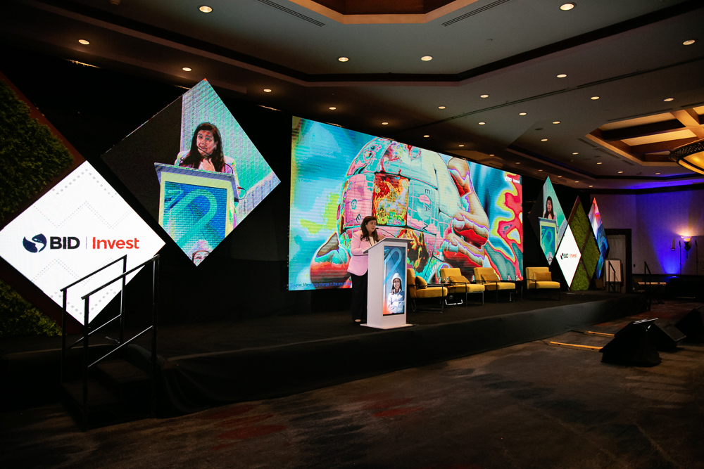 Nuestra delegación participó en la  #AsambleaFelaban2022 en 🇬🇹, evento que reunió a líderes del sector financiero de 54 países y a más de 600 entidades bancarias. Nuestra Directora General de Negocio, <a href="/GemaSacristan/">Gema Sacristan</a>, habló sobre las Finanzas Sostenibles en la región.