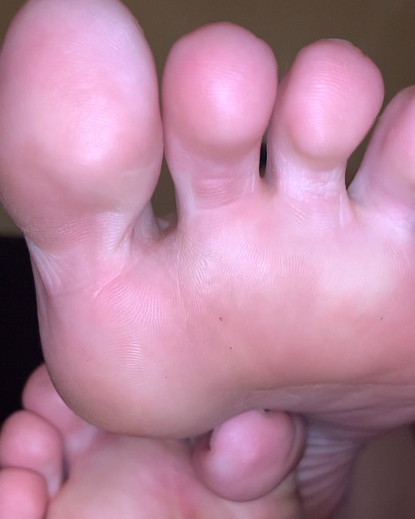 enbysoles's tweet photo. #transfeet https://t.co/DS3NEOR64z