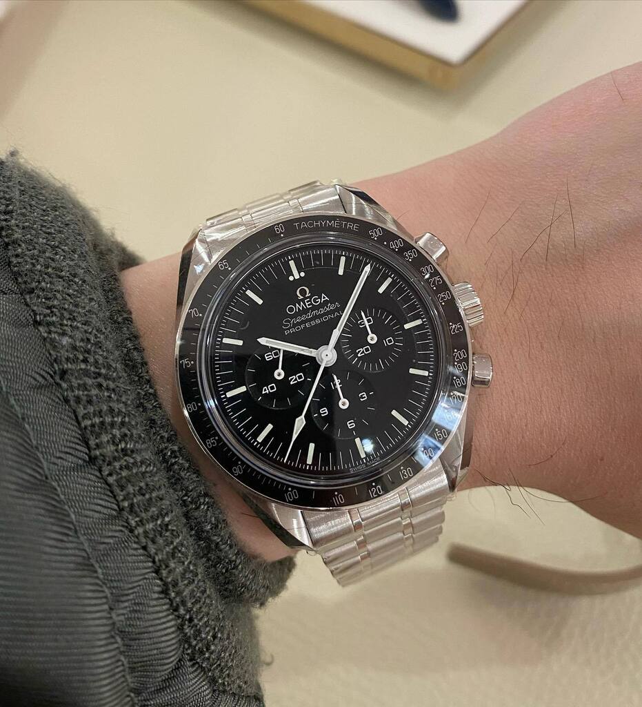 babygabe's tweet photo. Speedy Tuesday!  Trying out the crystal sandwich Speedy at the Boutique for fun..!
.
.
.
.
.
.

#omega #omegawatches #omegaspeedmaster #omegaspeedmasterprofessional #omegamoonwatch #moonwatch #snoopy #omegasnoopy #omegasnoopymoonwatch #horology #spacewatch #moon #moonswatch … https://t.co/V2ougIxWWk
