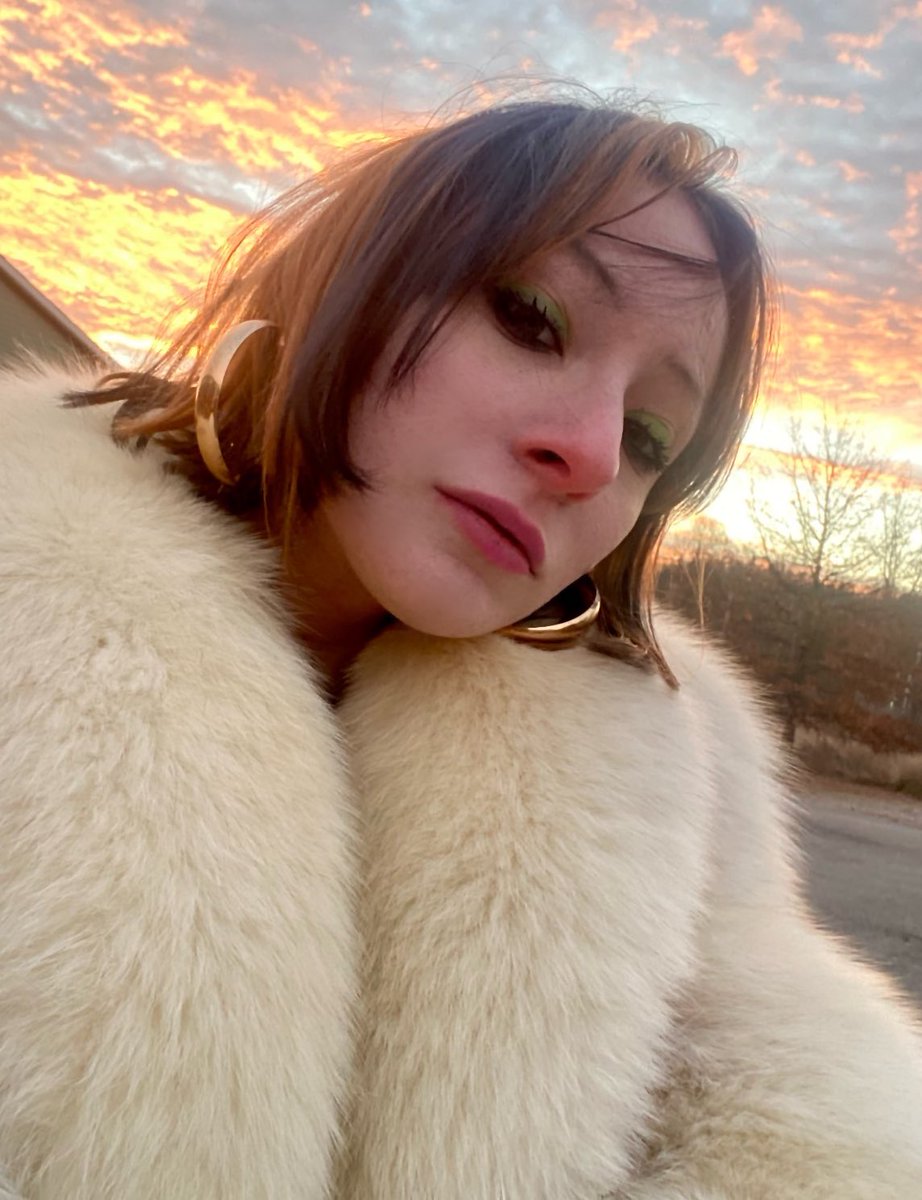 stephiispungen's tweet photo. vibrance feat. silver fox fur https://t.co/rPVjWuRNNJ
