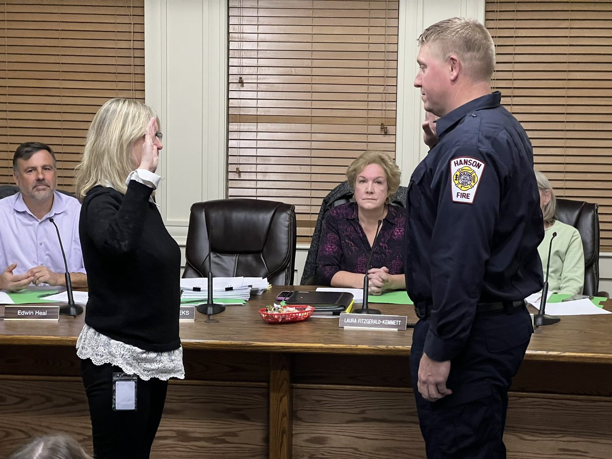 HansonFire's tweet photo. Tonight Firefighter William Hurley was officially sworn in. He graduated from the Massachusetts Firefighting Academy Recruit Training in May and completed his probationary period on 11/11/22.  Congrats Billy. https://t.co/yElbPZG6oN