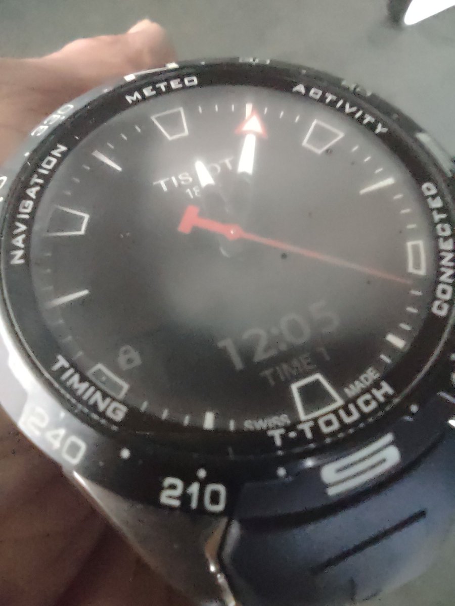 RikyMihura's tweet image. @TISSOT would you explain how was it that my brand new #TouchConnect became this rusty and cloudy thing?
