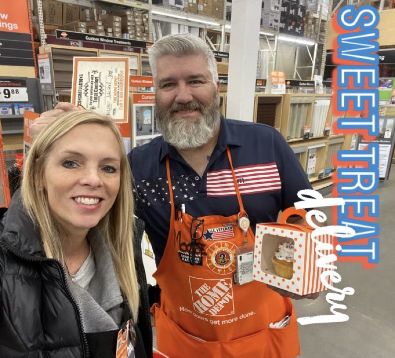 Thanks for a great PK with team 3️⃣0️⃣0️⃣8️⃣ 🤩🙌 Thanks for training with me! You all were awesome 🙌🤩‼️ Thanks Tim for excepting Julie’s cupcake 🧁 and award! ⭐️YAY⭐️‼️#pk #HVAC #cupcakes4cash #ProudPartners <a href="/THDhvac/">Viviane Essex</a> <a href="/CampSweenScott/">Scott Sweeney</a> <a href="/MDep26/">Moose</a>