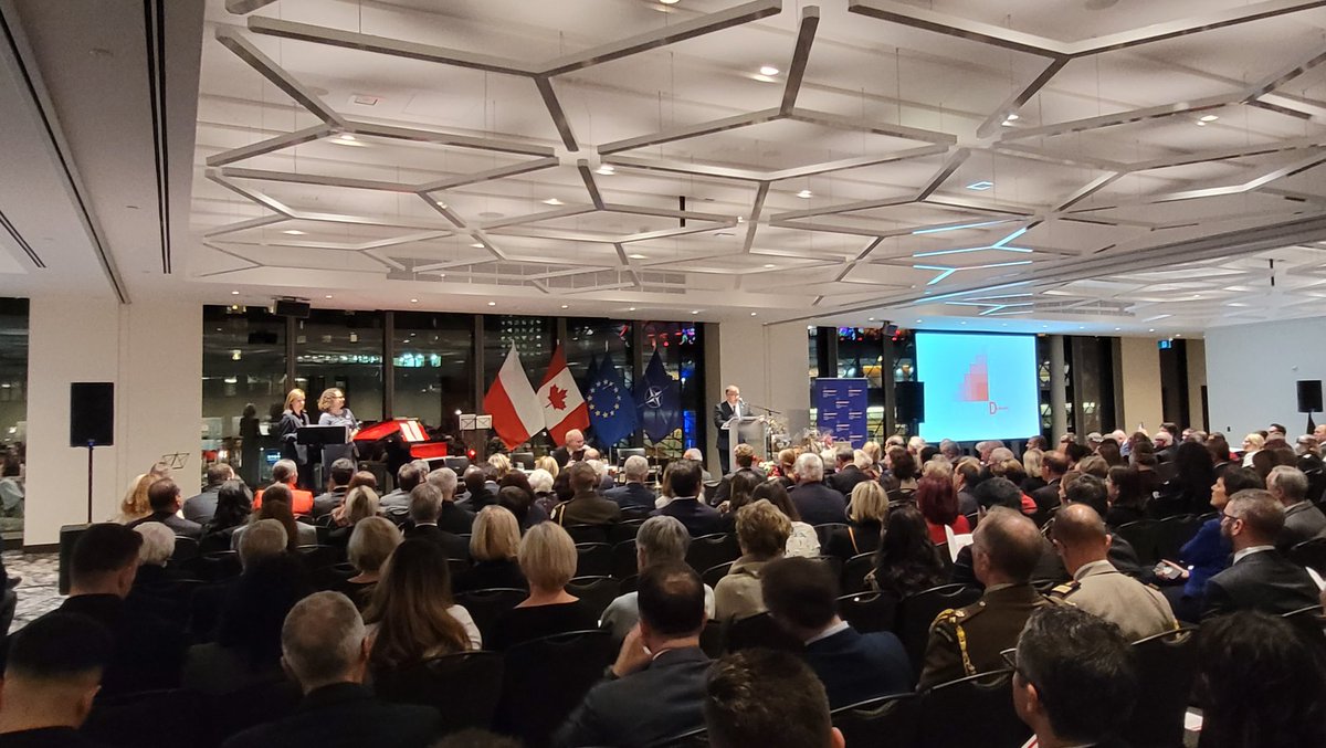 PLinCanada's tweet photo. Celebrations of National Independence Day of Poland and the 80th Anniversary of ๐ต๐ฑ๐จ๐ฆ Diplomatic Relations Gala begun at @CanadasNAC with the speeches of Minister @DeraAndrzej, Ambassador @WitoldDzielski and Dep. FM @CanadaFP @SandraMcCardell.
#PL80CA
#ForeignServiceWeek https://t.co/r2M3PZaXYR