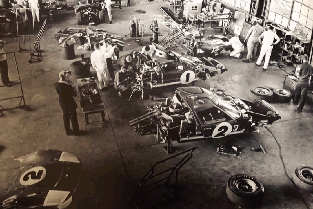 Retromania4ever's tweet photo. 1966 Shelby American,
the Sebring hanger.
@Retromania4ever #classiccars https://t.co/XdjXzHBgOn