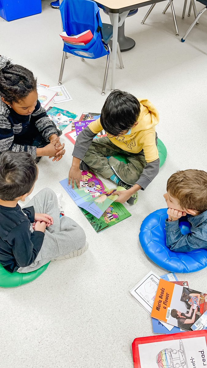 MelnychukSherri's tweet photo. During #literacyplaybook today, this group of grade one students took turns reading to each other. Way to go! 🙌@DeshayeCatholic #literacygroups #icanread #literacycentres #independentlearning https://t.co/zQwvoLWlgY
