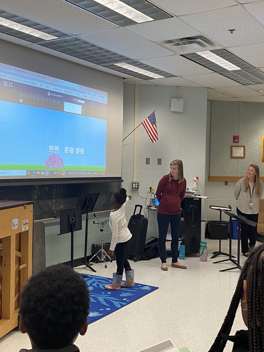 lkzamora14's tweet photo. Love our students, families and staff that joined us this evening for curriculum night, focusing on math and language arts! @halley_es 🐝 💛 https://t.co/PCVeMl2qcH