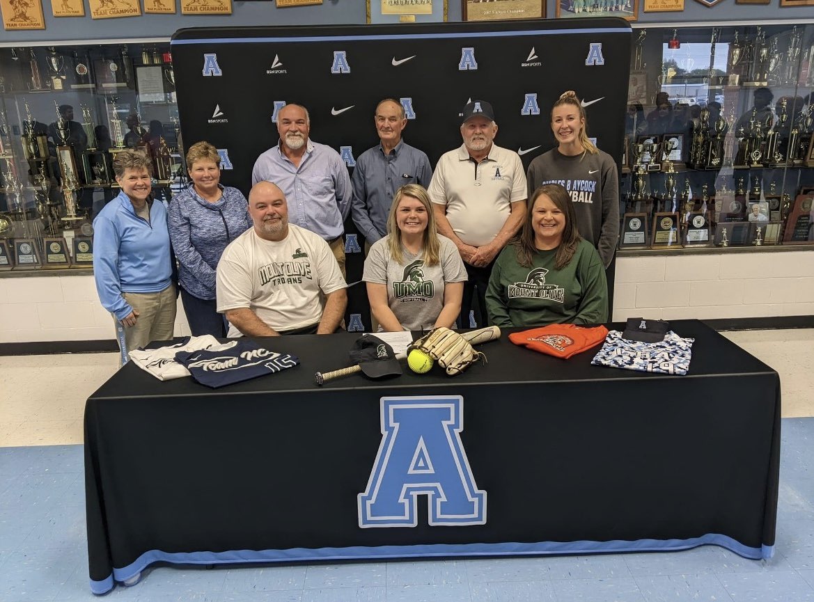 Congrats Laci on your signing to University Mt. Olive🥎