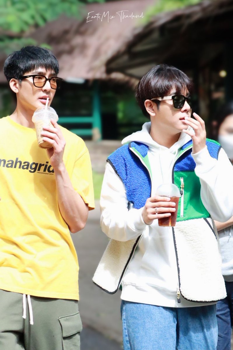 EarthMix_Story's tweet photo. Me llevan al infinito y más allá 🤭🤭♥️♥️

Cr. @EarthMix_TH
#OishiMagicOfZerotrip #เอิร์ทมิกซ์ #EarthMix #EarthPirapart #mixxiw #EarthMixStory https://t.co/dpGhjfcZzA